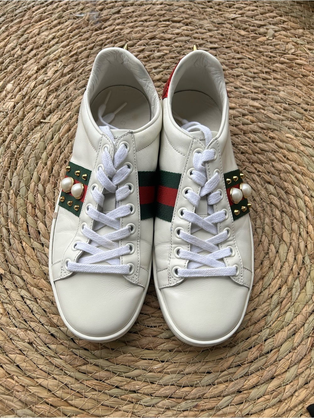 🚩steal Gucci White Leather Sneakers with Green & Red Web and Pearl Studs